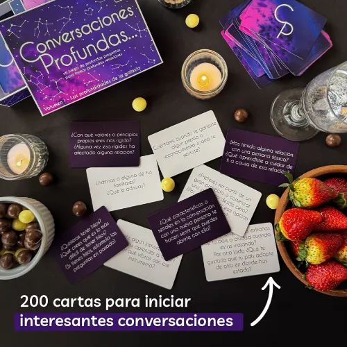 unboxing conversaciones profundas con frutillas velas sobre cama
